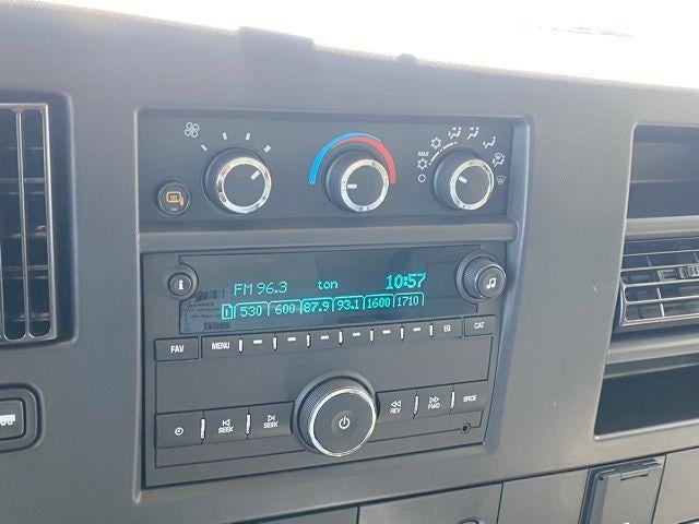 2025 Chevrolet Express Cutaway 3500 1WT