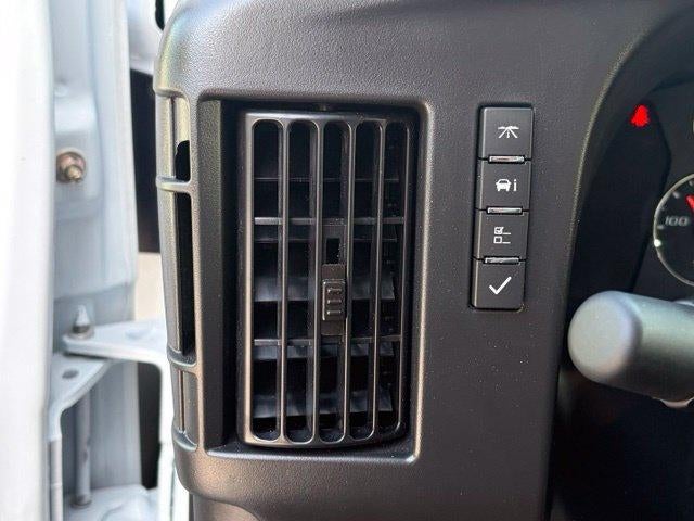 2026 Chevrolet Express Cutaway 3500 1WT