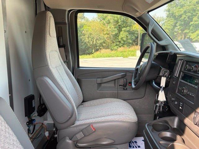 2026 Chevrolet Express Cutaway 3500 1WT
