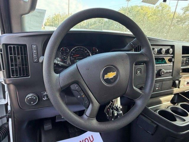 2026 Chevrolet Express Cutaway 3500 1WT