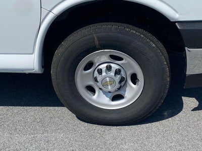 2025 Chevrolet Express Cutaway 3500 1WT