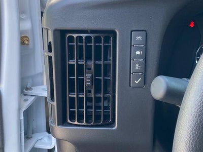 2025 Chevrolet Express Cutaway 3500 1WT