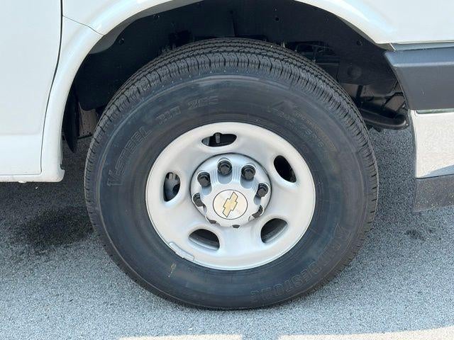 2026 Chevrolet Express Cutaway 3500 1WT