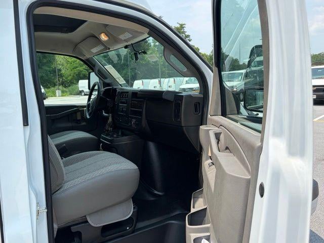 2026 Chevrolet Express Cutaway 3500 1WT