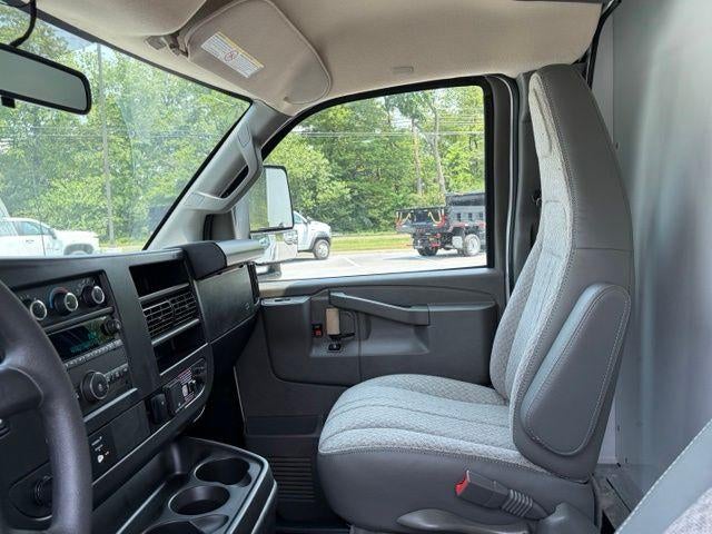 2026 Chevrolet Express Cutaway 3500 1WT