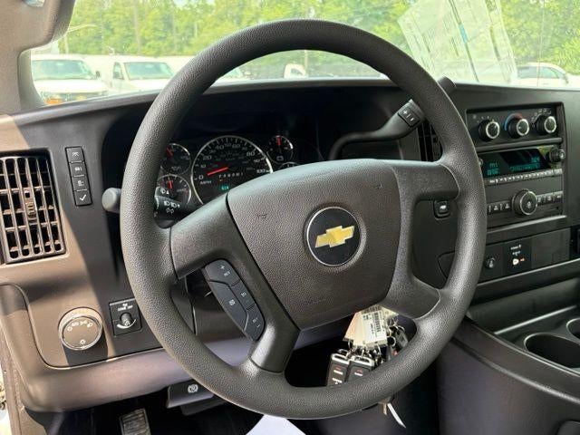 2026 Chevrolet Express Cutaway 3500 1WT