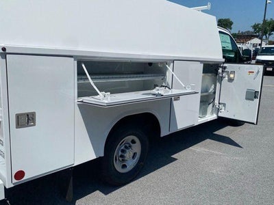 2025 Chevrolet Express Cutaway 3500 1WT