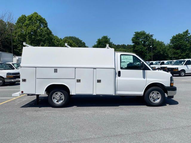 2025 Chevrolet Express Cutaway 3500 1WT