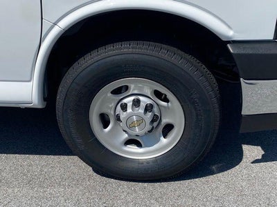 2025 Chevrolet Express Cutaway 3500 1WT