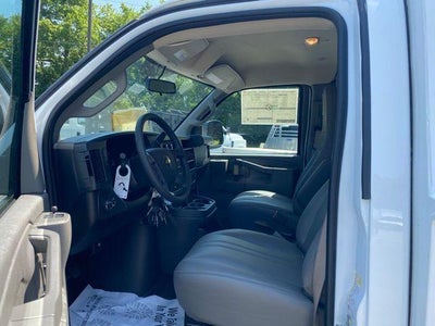 2025 Chevrolet Express Cutaway 3500 1WT