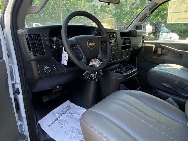 2025 Chevrolet Express Cutaway 3500 1WT