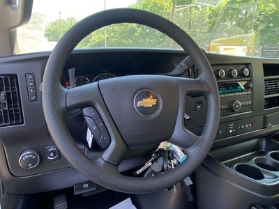2025 Chevrolet Express Cutaway 3500 1WT