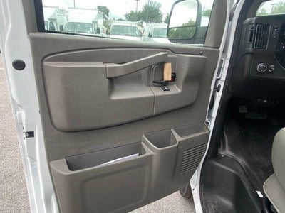 2025 Chevrolet Express Cutaway 3500 1WT