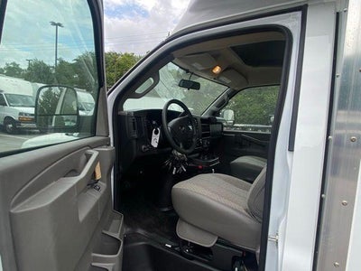 2025 Chevrolet Express Cutaway 3500 1WT