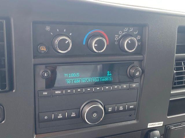 2025 Chevrolet Express Cutaway 3500 1WT