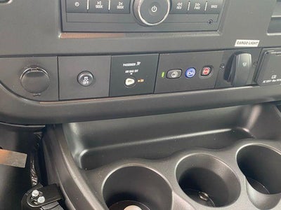 2025 Chevrolet Express Cutaway 3500 1WT