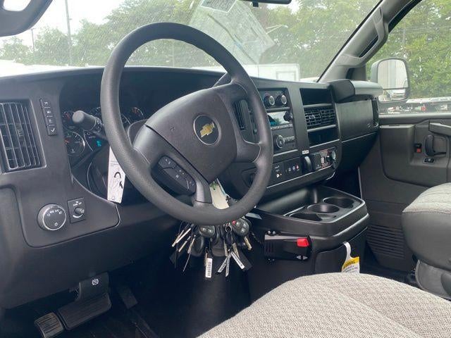 2025 Chevrolet Express Cutaway 3500 1WT