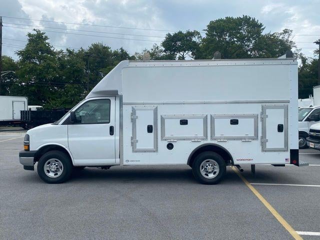 2025 Chevrolet Express Cutaway 3500 1WT