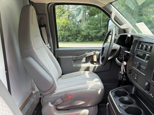 2026 Chevrolet Express Cutaway 3500 1WT