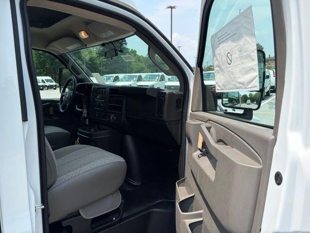 2026 Chevrolet Express Cutaway 3500 1WT