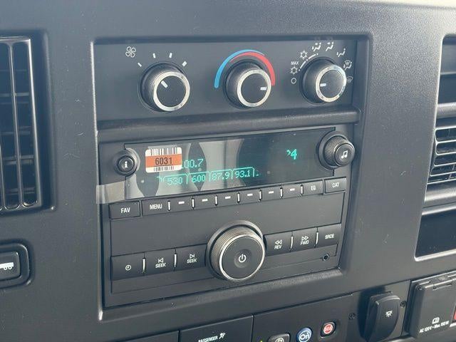 2025 Chevrolet Express Cutaway 3500 1WT