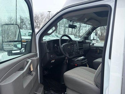 2025 Chevrolet Express Cutaway 3500 1WT