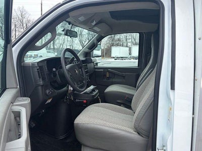 2025 Chevrolet Express Cutaway 3500 1WT