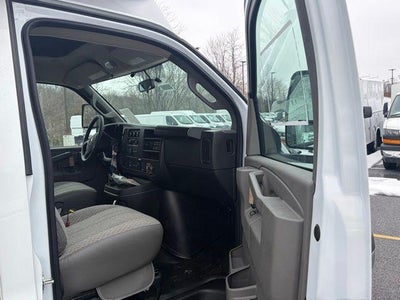 2025 Chevrolet Express Cutaway 3500 1WT