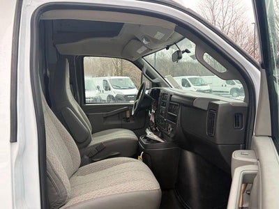2025 Chevrolet Express Cutaway 3500 1WT