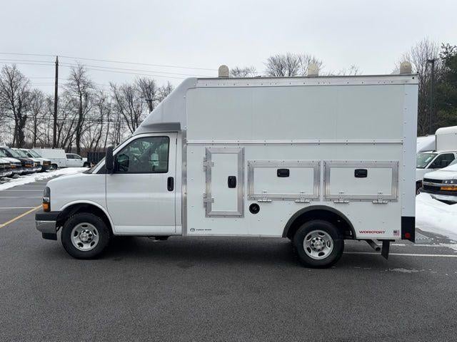 2025 Chevrolet Express Cutaway 3500 1WT