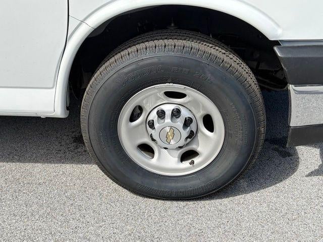 2026 Chevrolet Express Cutaway 3500 1WT