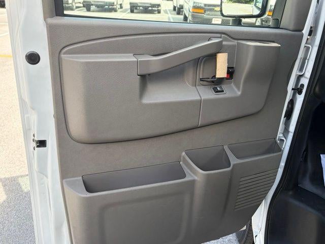 2026 Chevrolet Express Cutaway 3500 1WT