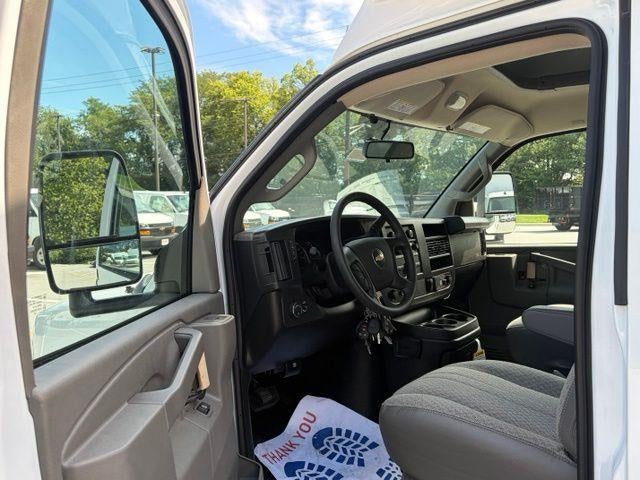 2026 Chevrolet Express Cutaway 3500 1WT