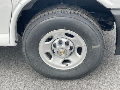 2025 Chevrolet Express Cargo WT