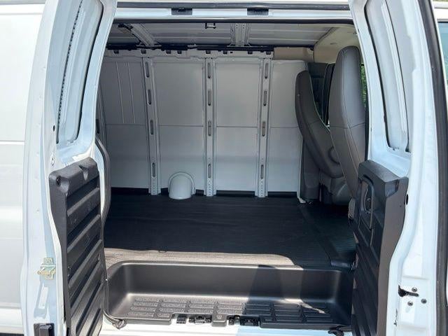 2026 Chevrolet Express Cargo 1WT
