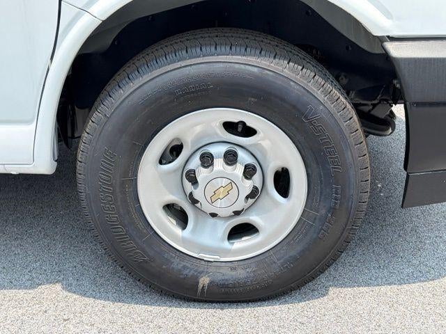 2026 Chevrolet Express Cargo 1WT