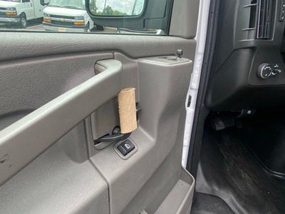 2025 Chevrolet Express Cutaway 3500 1WT