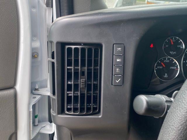 2025 Chevrolet Express Cutaway 3500 1WT