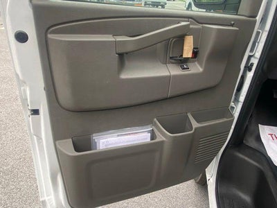 2025 Chevrolet Express Cutaway 3500 1WT