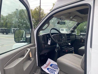 2025 Chevrolet Express Cutaway 3500 1WT
