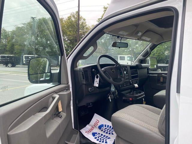 2025 Chevrolet Express Cutaway 3500 1WT