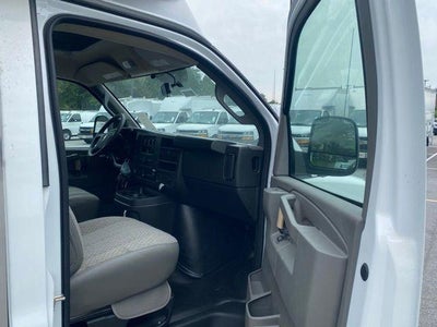 2025 Chevrolet Express Cutaway 3500 1WT