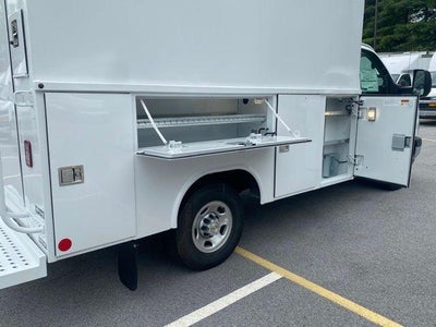 2025 Chevrolet Express Cutaway 3500 1WT