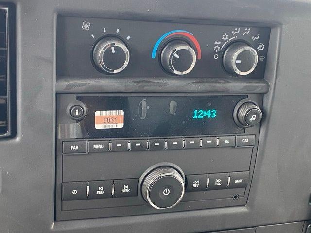 2025 Chevrolet Express Cutaway 3500 1WT