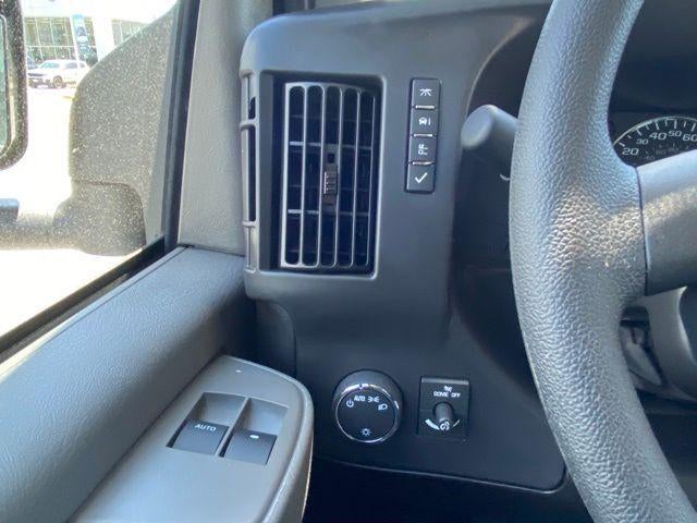 2026 Chevrolet Express Cutaway 3500 1WT