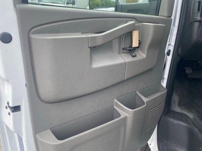 2025 Chevrolet Express Cutaway 3500 1WT