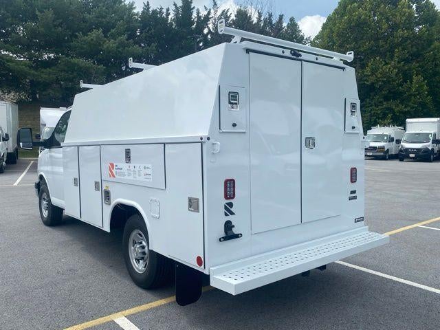 2025 Chevrolet Express Cutaway 3500 1WT