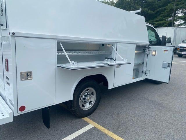 2025 Chevrolet Express Cutaway 3500 1WT