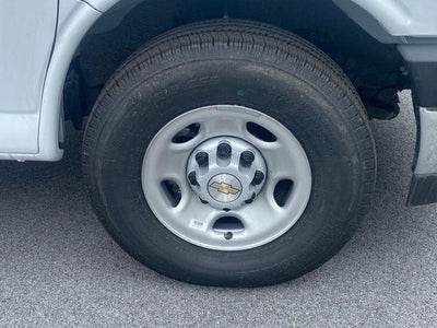 2025 Chevrolet Express Cutaway 3500 1WT