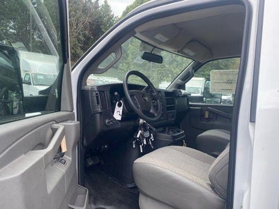 2025 Chevrolet Express Cutaway 3500 1WT
